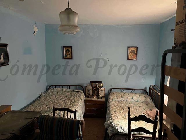 Image No.7-5 Bed Townhouse for sale