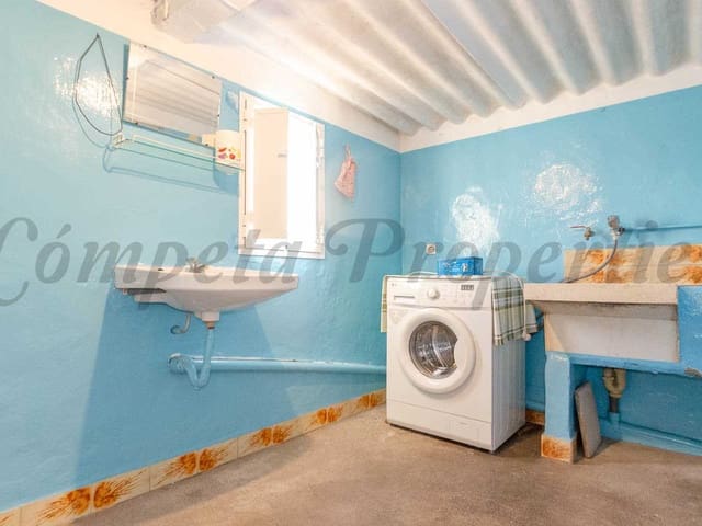 Image No.14-3 Bed Townhouse for sale