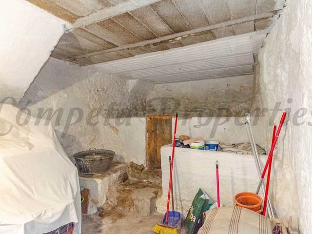 Image No.17-3 Bed Townhouse for sale