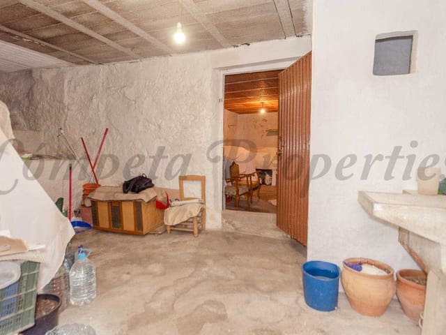 Image No.18-3 Bed Townhouse for sale