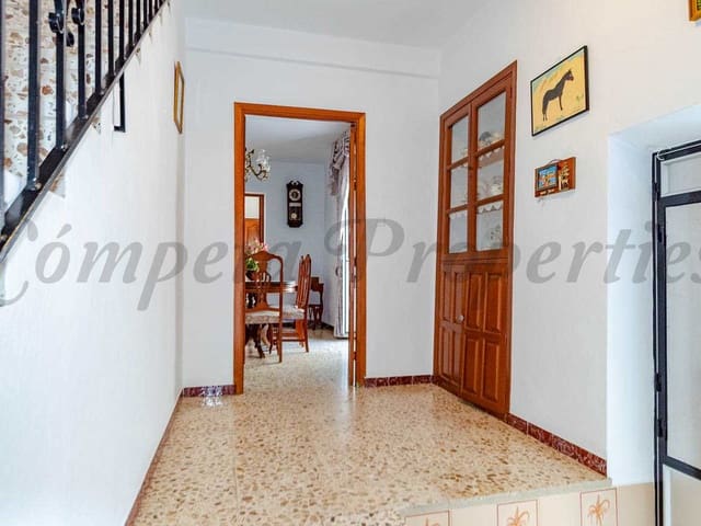 Image No.4-3 Bed Townhouse for sale