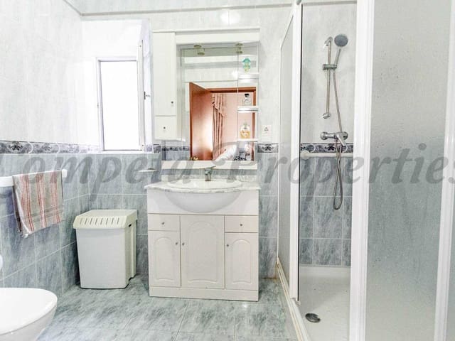 Image No.6-3 Bed Townhouse for sale