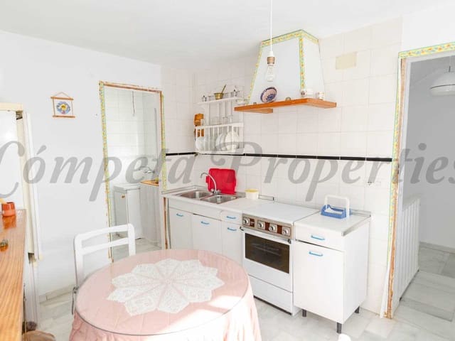 Image No.24-4 Bed Townhouse for sale