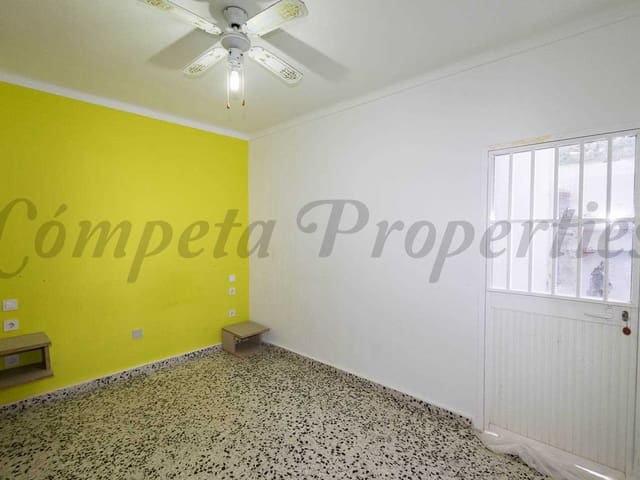 Image No.12-3 Bed Townhouse for sale