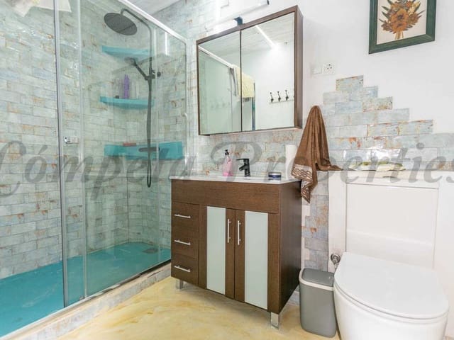 Image No.10-4 Bed Townhouse for sale