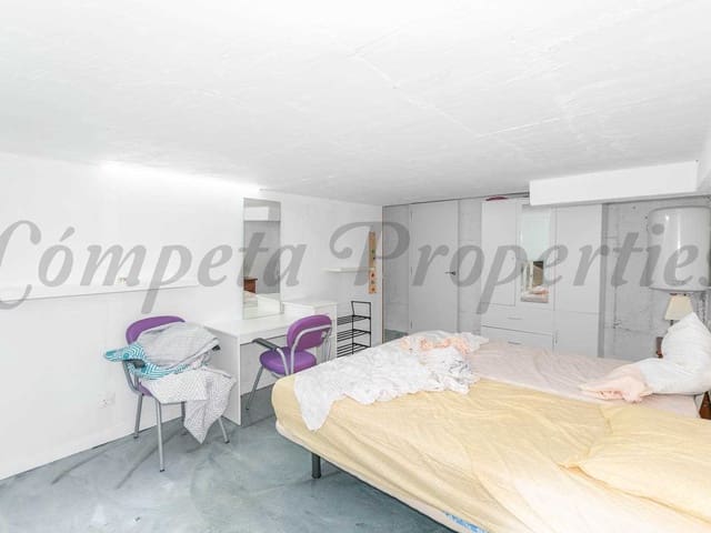 Image No.13-4 Bed Townhouse for sale