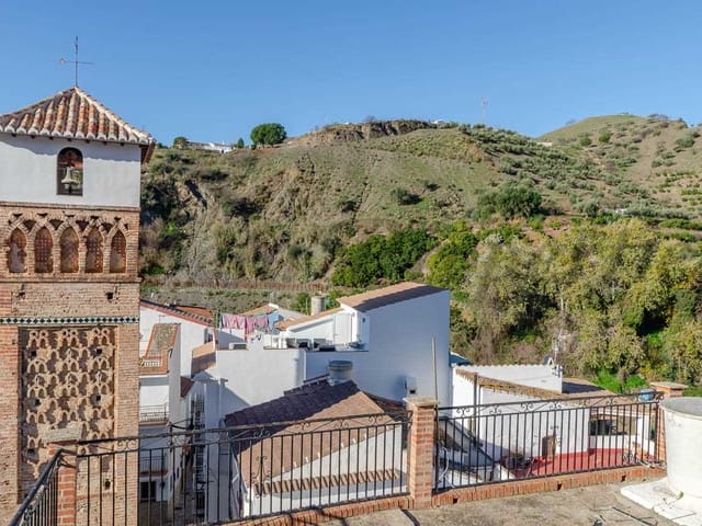 Image No.1-3 Bed Townhouse for sale