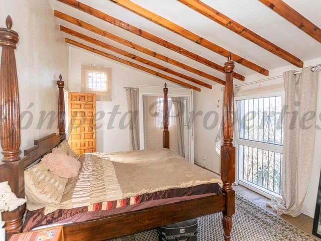 Image No.10-2 Bed Villa for sale