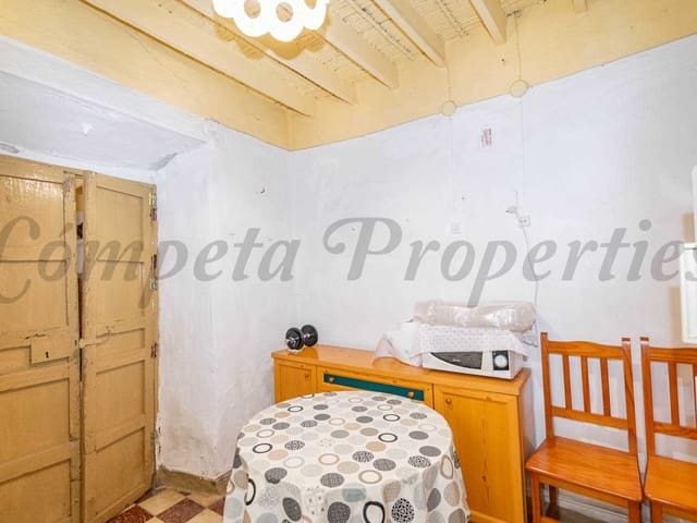 Image No.12-2 Bed Townhouse for sale