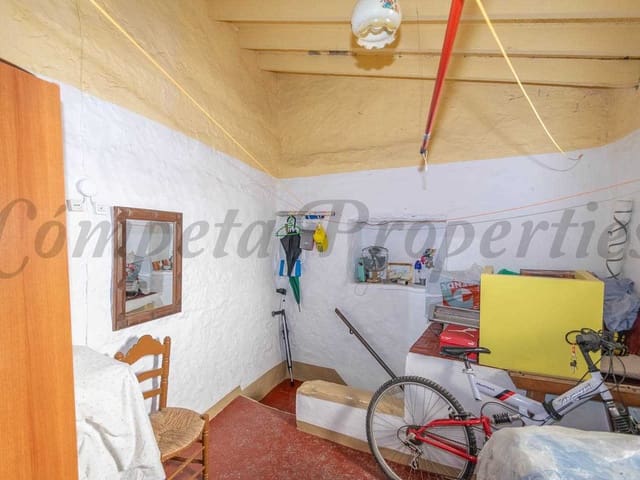 Image No.14-2 Bed Townhouse for sale