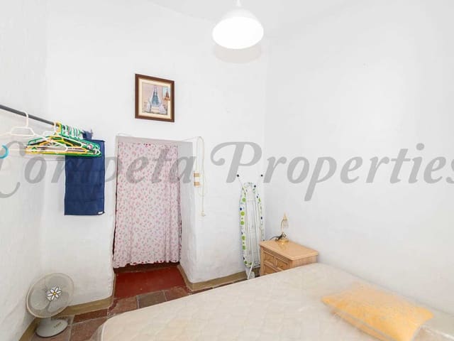 Image No.2-2 Bed Townhouse for sale