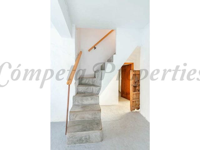 Image No.11-6 Bed Townhouse for sale