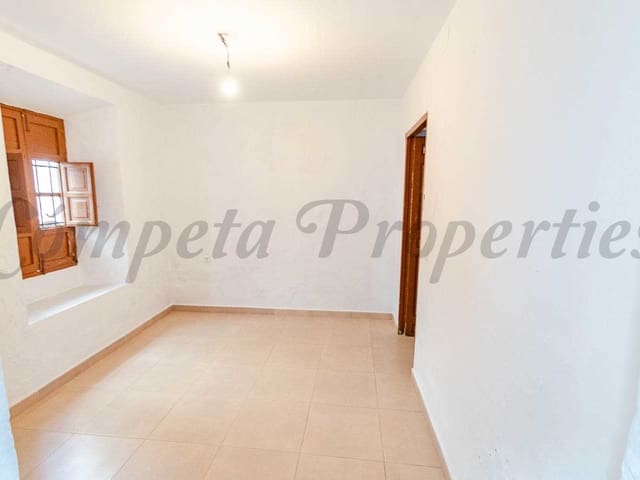 Image No.7-6 Bed Townhouse for sale