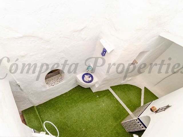 Image No.15-4 Bed Townhouse for sale