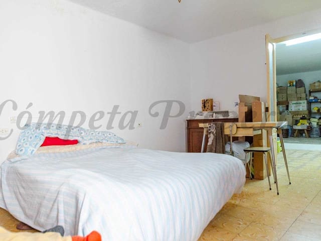 Image No.10-4 Bed Townhouse for sale