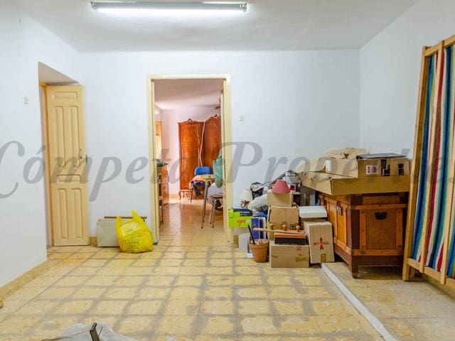 Image No.12-4 Bed Townhouse for sale