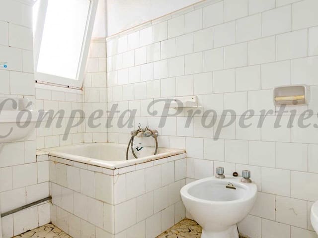 Image No.9-4 Bed Townhouse for sale