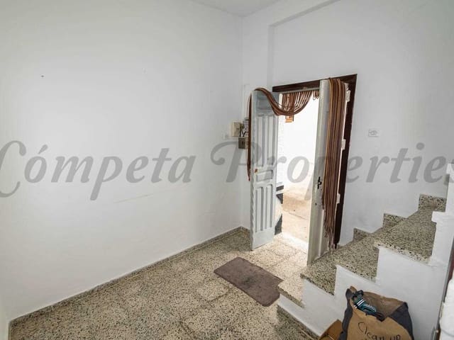 Image No.8-3 Bed Townhouse for sale