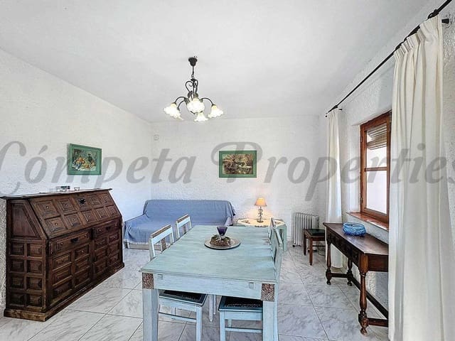 Image No.16-8 Bed Property for sale