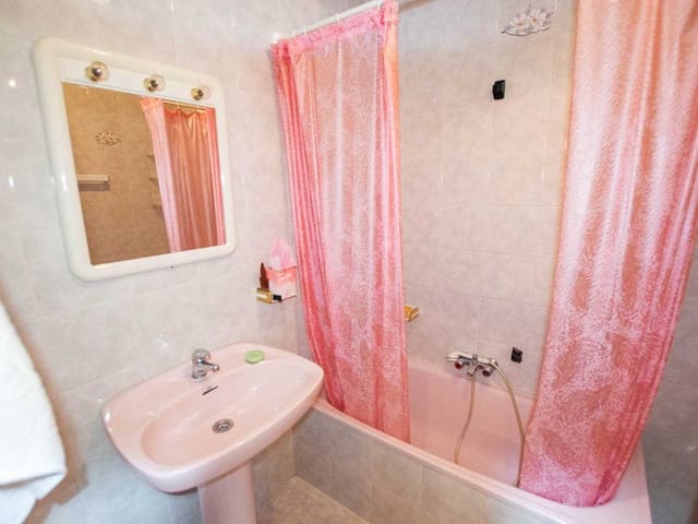 Image No.14-4 Bed Townhouse for sale