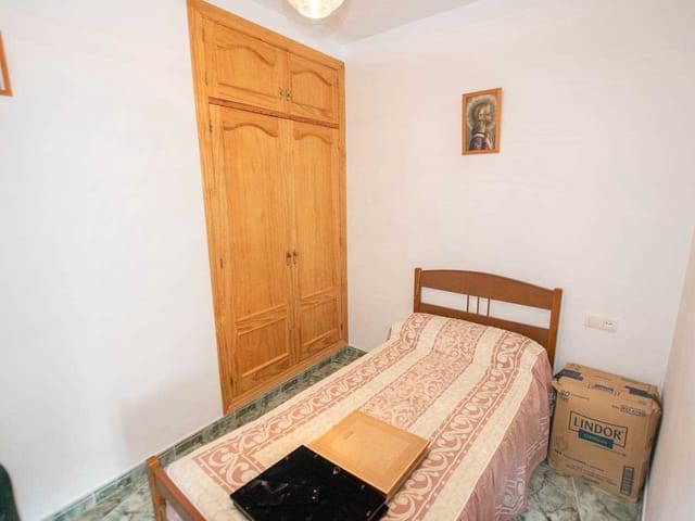 Image No.15-4 Bed Townhouse for sale