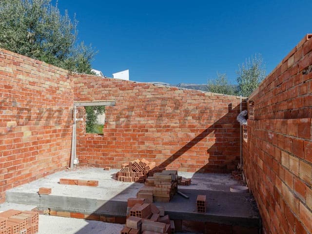 Image No.6-2 Bed Townhouse for sale