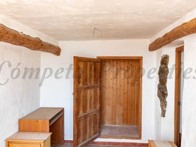 Image No.15-16 Bed Property for sale