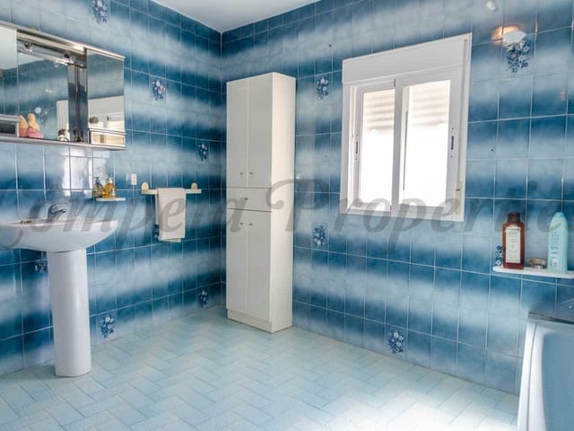 Image No.14-4 Bed Townhouse for sale