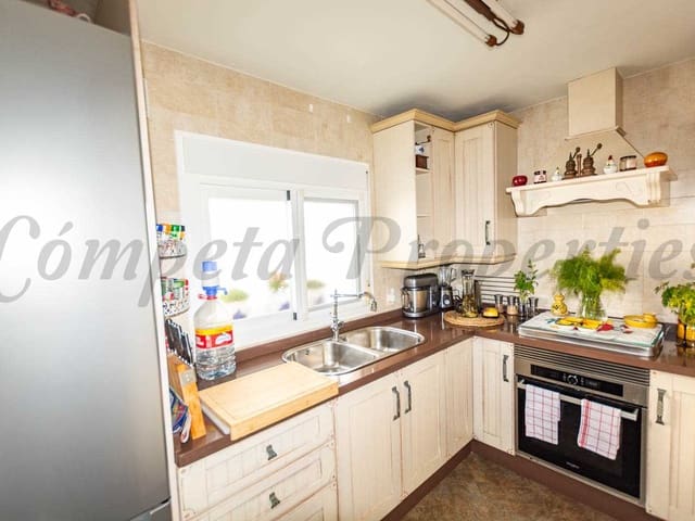 Image No.5-3 Bed Townhouse for sale