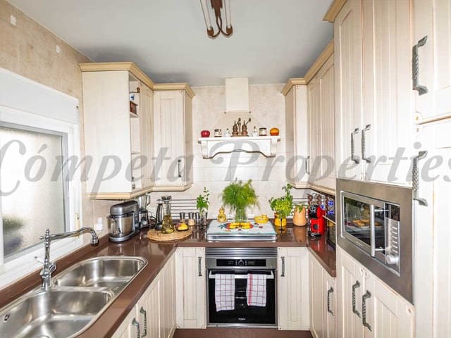 Image No.6-3 Bed Townhouse for sale