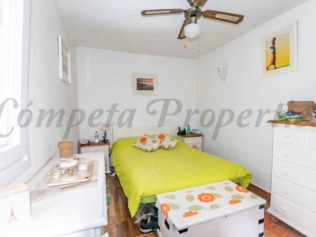 Image No.8-2 Bed Townhouse for sale