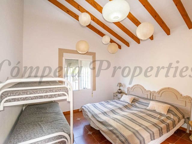 Image No.18-4 Bed Villa for sale