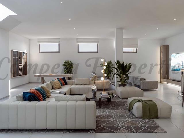 Image No.10-3 Bed Property for sale