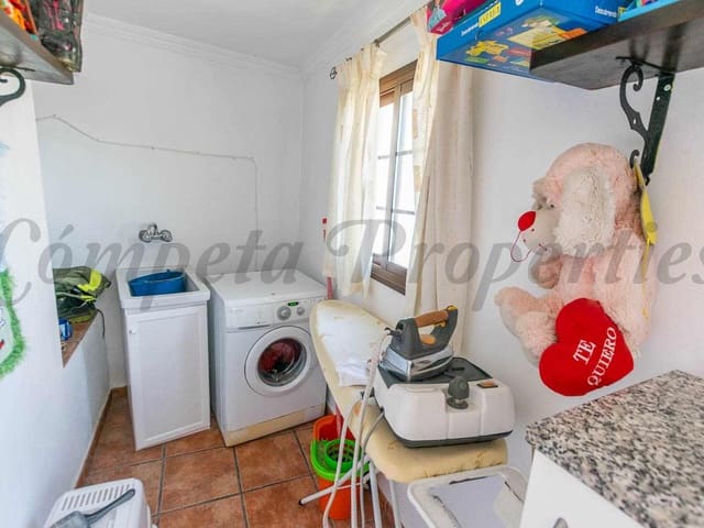 Image No.14-2 Bed Townhouse for sale