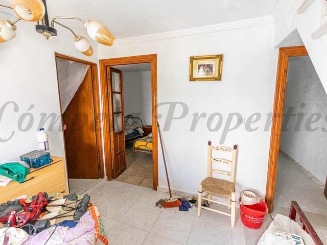 Image No.10-3 Bed Townhouse for sale