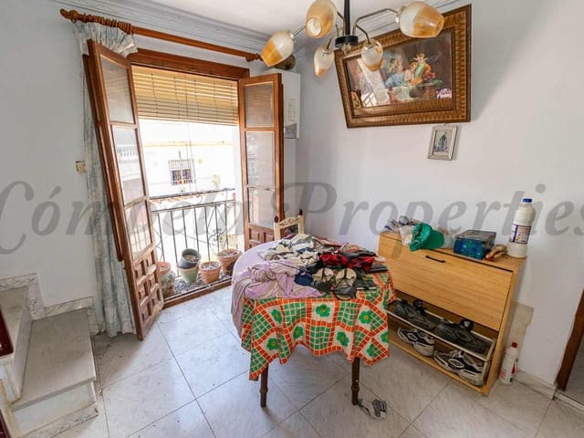 Image No.9-3 Bed Townhouse for sale