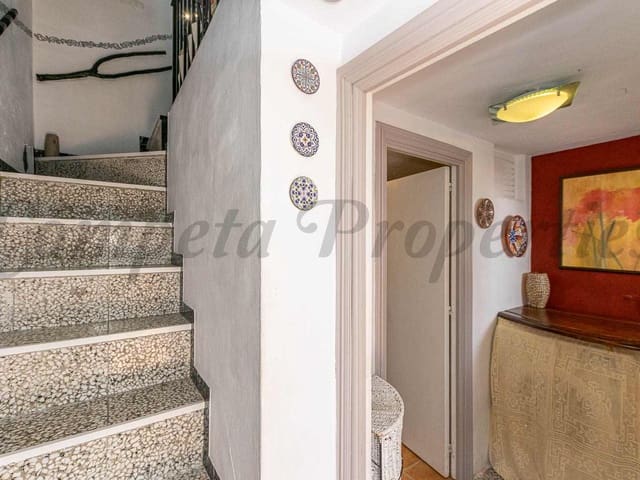 Image No.17-1 Bed Townhouse for sale