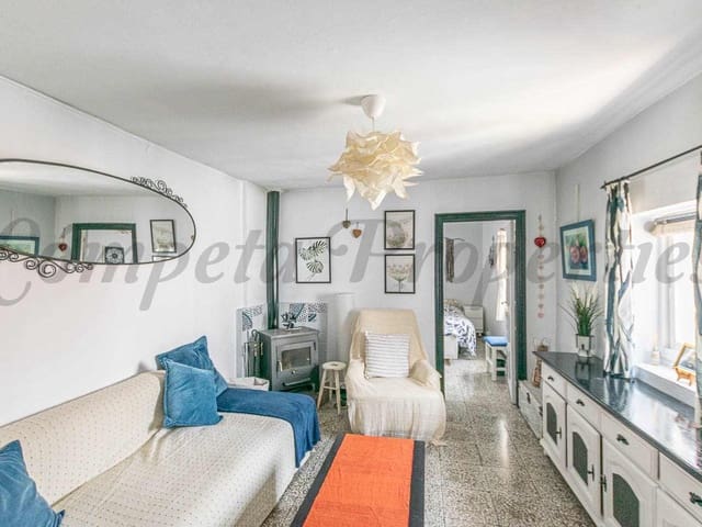 Image No.9-1 Bed Townhouse for sale