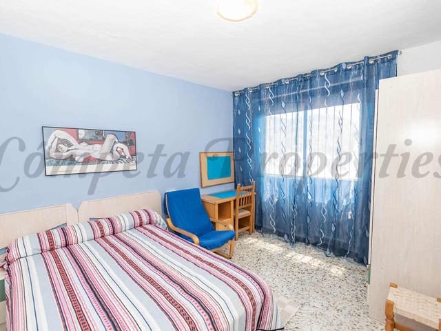 Image No.10-4 Bed Townhouse for sale