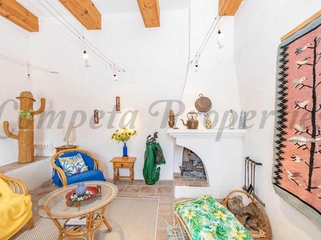 Image No.12-4 Bed Townhouse for sale