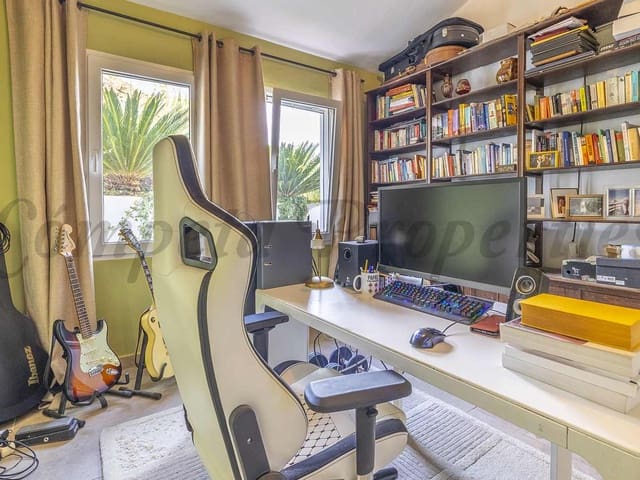 Image No.26-4 Bed Villa for sale