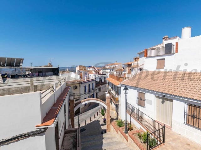 Image No.20-3 Bed Townhouse for sale