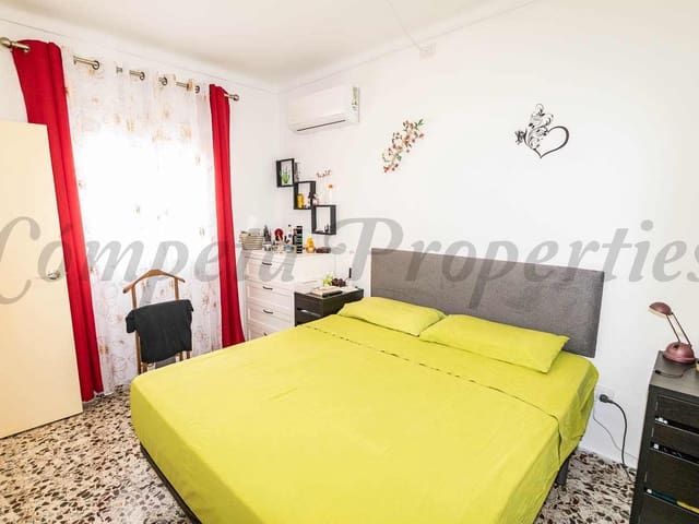 Image No.11-2 Bed Townhouse for sale