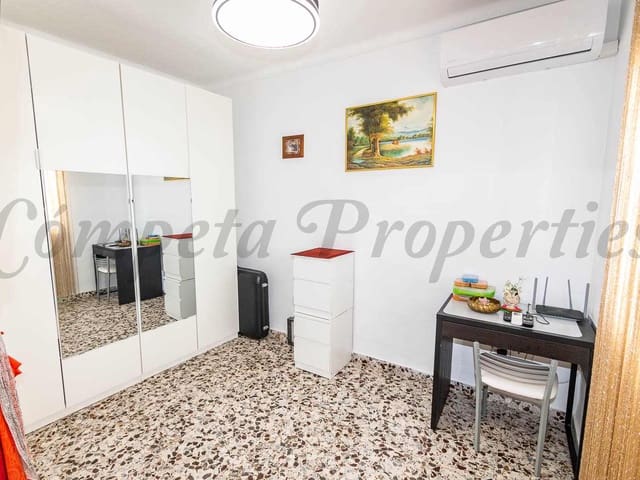 Image No.13-2 Bed Townhouse for sale