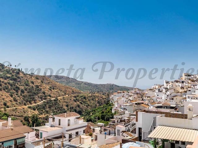 Image No.20-2 Bed Townhouse for sale