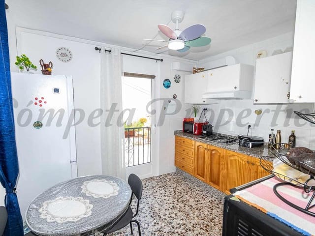 Image No.8-2 Bed Townhouse for sale