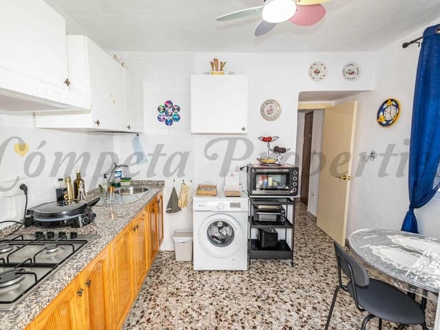 Image No.9-2 Bed Townhouse for sale