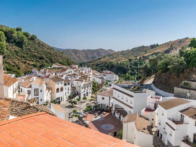 Image No.18-3 Bed Townhouse for sale