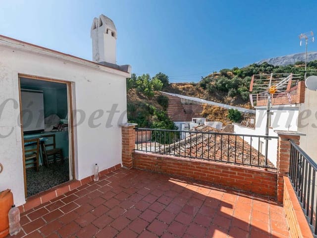 Image No.20-3 Bed Townhouse for sale