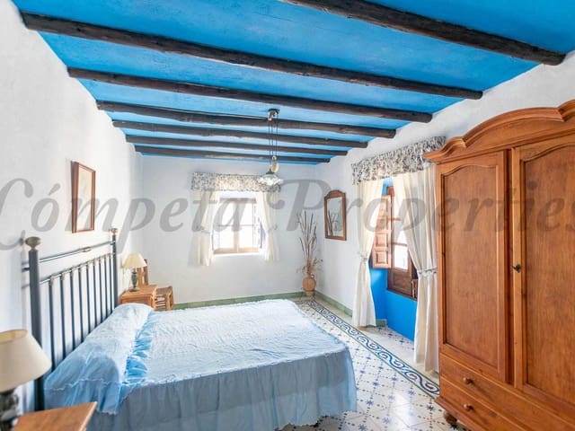 Image No.11-4 Bed Townhouse for sale